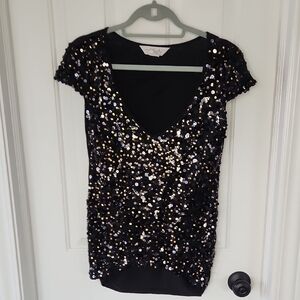 Sequin Black and Gold Vneck Top